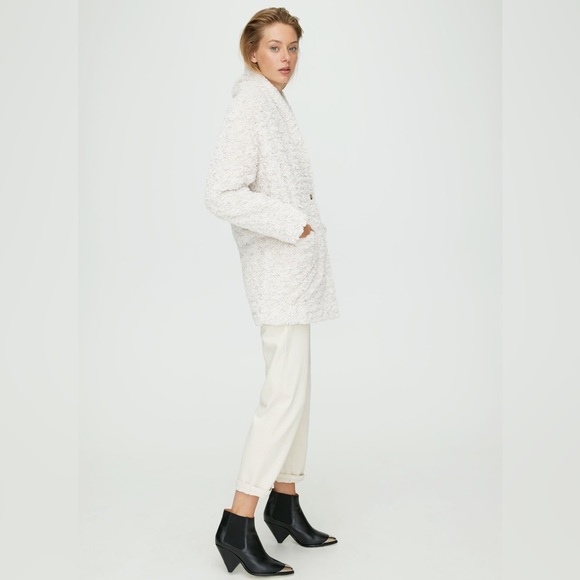 Wilfred free plush coat | Size L 🤍 - Picture 2 of 12